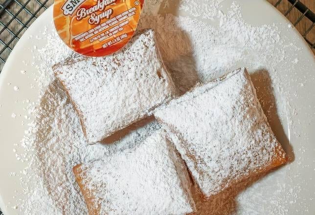 Beignets.